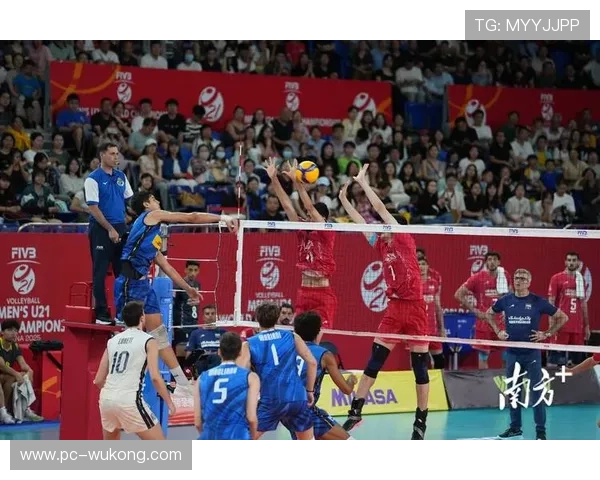 伊朗男排U21夺冠后相拥落泪,江门赛场见证青春友谊 伊朗男排U21夺冠后相拥落泪,江门赛场见证青春友谊